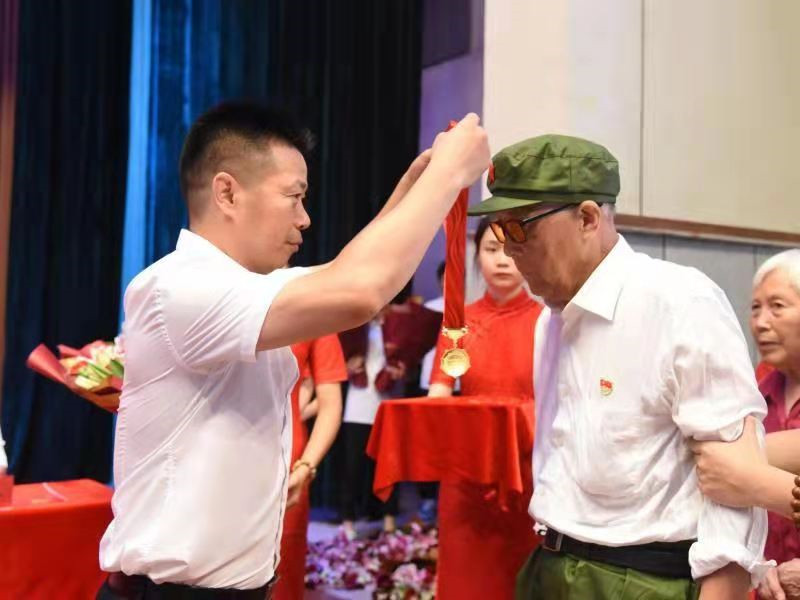 leyu乐鱼在线官网召开庆祝中国共产党成立100周年暨“七一”表彰大会